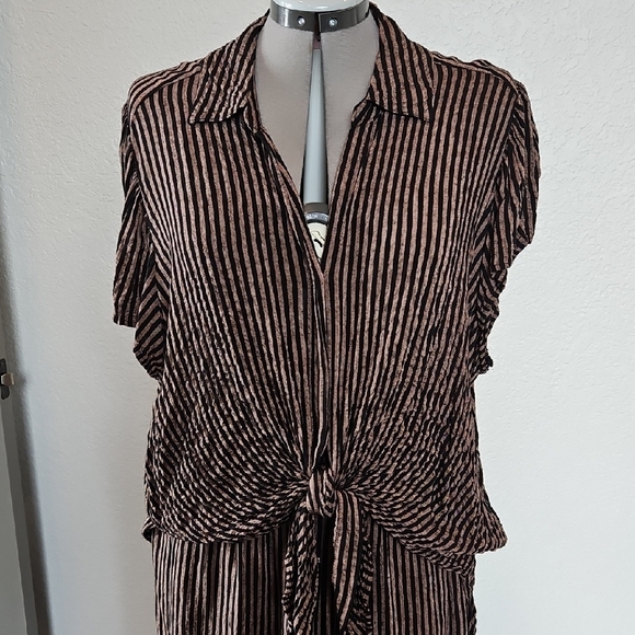 Jane and Delancey Brown & Black Vertical-Stripe Wide-Leg Set - Picture 2 of 11